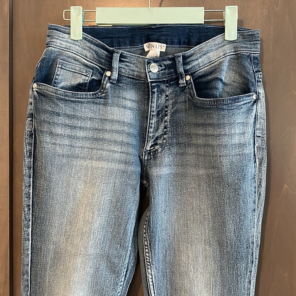 Venus Light Wash Bootcut Jeans Size 6 Long NWT - Picture 3 of 10